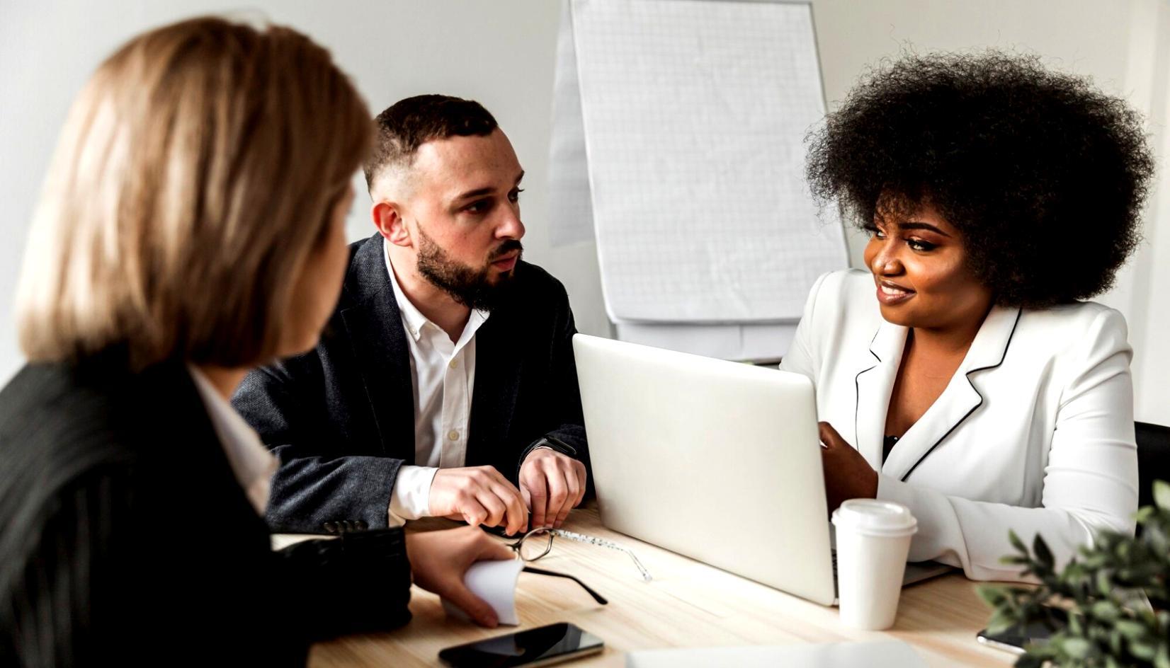 Detaillierte Budgetanalyse mit konkreten Optimierungsvorschlägen